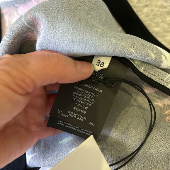 BALENCIAGA top new with tag - Picture 3 of 5